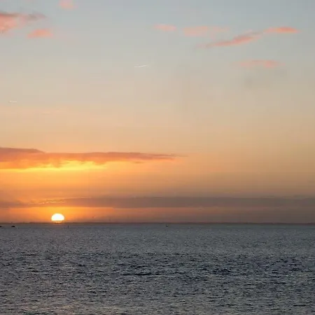 107_1 Helgoland شقة *